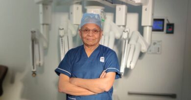 Ahmedabad Doctor Becomes India’s Oldest Surgeon to Master Robotic-Assisted Surgery