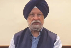 Petroleum Minister Hardeep Puri hails OMCs’ moves aimed at reducing fuel prices