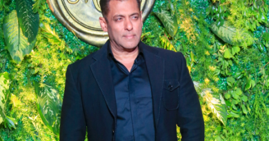 Salman Khan looks dashing at ‘Hum Aapke Hain Koun’ reunion during Barjatya wedding bash
