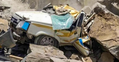 Landslide of rocks hits vehicle in Himachal; 6-month-old infant among 13 killed