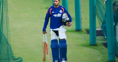 Gill resumes practice after finger injury forced him out of warm-up clash